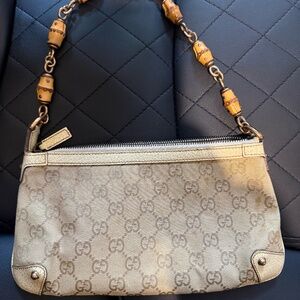 Authentic vintage Gucci white/tan GG bamboo chain handle.